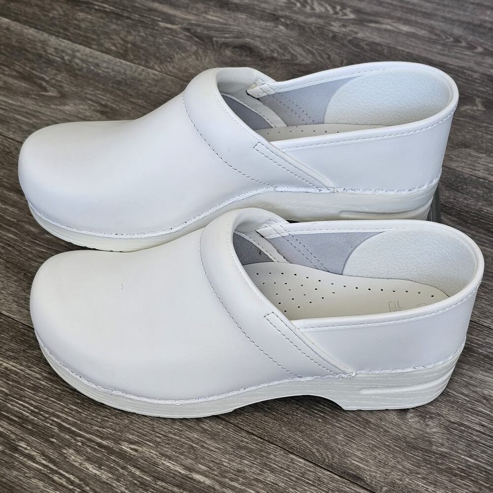 B10 NEW $120 Dansko PRO White Leather Stapled Nurse CLOGS EU 43 = 12.5-13